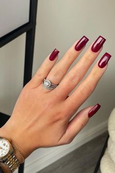 dark red nails Cute Simple Nail Designs, Cherry Mocha Nails, Mocha Nails, Minimal Manicure, Cherry Mocha, Dark Red Nails, Nails Trend, Maroon Nails, Milky Nails