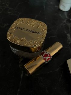 Dolce And Gabbana Makeup, Celebrity Casual Outfits, Life Dreams, Dream House Decor, Highlighter, Makeup Inspiration, House Decor, Eye Makeup, Dolce And Gabbana