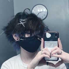 Fluffy Grunge Hair, Alt Boys With Fluffy Hair, Alt Hairstyles Short, Mask Hairstyles, Short Alt Hairstyles, Alt Boy Hair, Ideas For Haircuts, Grunge Hairstyles Short, Short Hair Grunge