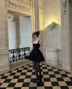 Black Dress City Aesthetic, Homecoming Dresses Old Money, Paris Cocktail Dress, Black Mini Satin Dress, Short Unique Dresses, Black Mini Wedding Dress, Black Dress Classy Aesthetic, Dress For Friends Birthday Party, Short Classy Dresses Formal