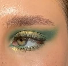 Green And Gold Eyeshadow Looks, Gold And Green Makeup, Green And Gold Makeup Looks, Green Gold Makeup, Green And Gold Eyeshadow, Green And Gold Makeup, Gold Eyeshadow