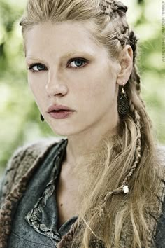 "Do not underestimate the women of the North, least of all Lagertha, wife of the warrior Ragnar." x Vikings Hair, Viking Braids