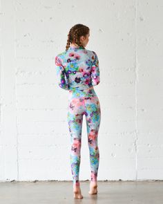 Wear them swimming, paddle boarding, running, lounging, running errands, to a yoga class…these leggings can do it all. With their stretchy and quick dry fabric, you can do just about anything in just these one pair of leggings! Style it with one of our 4 types of rash guards for full body sun protection. Types Of Rashes, Swim Leggings, Leggings Style, Blue Mosaic, Beach Volleyball, Yoga Class, Paddle Boarding, Rash Guard, Running Errands