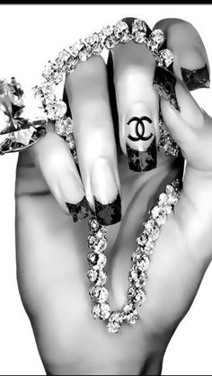 Vintage Foto's, Impress Nails, Chanel Nails, Chanel Inspired, Chanel Fashion, Manicure E Pedicure, Coco Chanel, Nail Art Design, Beautiful Nails