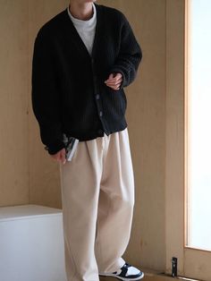 old money, outfit ideas, mens outfit, fashion, mens fashion, Credit: @hhdobvhh Classic Fashion For Men, Classy Casual Male Outfits, Baggy Winter Fits Men, Casual Chic Men Outfits Winter, Uniqlo Cardigan Outfit Men, Unisex Japanese Fashion, Korean Preppy Outfits Men, Male Outfits Autumn, Mens Formal Style