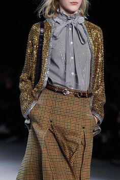 Celine Runway, Dreamy Clothes, Runway Fashion Couture, Fashion Vibes, Detail Photos, Moda Chic, Fashion Couture, Armani Prive