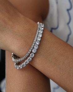 Effortless elegance ✨ Our #capucelli natural diamond tennis bracelet is the perfect blend of sophistication and sparkle. A timeless piece for every occasion. 💎 #capucellijewelry #diamondtennisbracelet #everydayluxury