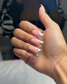 3d Metallic Nails, Short Chrome French Tip Nails, 3d Chrome Nails, Tip Nail Designs, 22 Birthday, Nail Glam, Gel Manicures, Chrome Nails Designs, Mail Ideas