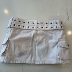 Brand New Never Worn White Cargo Mini Skirt With Belt Buckle Chunky Belt, Mini Skirt White, Cargo Mini Skirt, Skirt With Belt, Blueberry Muffin, Skirt White, Blue Berry Muffins, White Skirts, Princess Polly