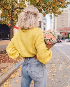 Black Hair Balayage, Blond Balayage, Soft Blonde, Peinados Recogidos, Brown Wig, Cute Hairstyles For Short Hair, Fashion Jeans, Lace Hair, Yellow Sweater