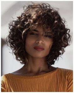 The most trendy curly hairstyles for women in 2021 #curly #hairstyles #trendy #2020 trendy curly hairstyles 2020 Trendy Curly Hairstyles, Medium Length Curly Hair, Layered Curly Hair, Curly Hair Photos, Medium Curly, Medium Curly Hair Styles, Curly Haircuts, Short Curly Haircuts, Haircuts For Curly Hair