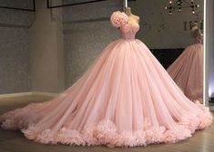 Dresses Puffy, Puffy Prom Dresses, Debut Gowns, Quincenera Dresses, Made Flowers, Tulle Dresses, Quinceanera Dresses Pink, Special Dress