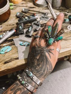 Turquoise Jewelry Outfit, Western Rings, Silversmithing Jewelry, Leather Bracelets Women, Cowgirl Boots, Jewelry Inspo, Girls Best Friend