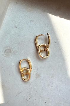 These 14k gold-filled "Link" earrings are beautiful for everyday wear or special occasions.  Boxed and ready to gift. Message with any questions 🤍 Minimalist Jewelry Earrings, Jewelry Earrings Gold, Gold Jewelry Earrings, Link Earrings, Earrings Minimalist, Gift Message, Jewelry Earrings Hoops, Earrings Dangle, Minimalist Earrings