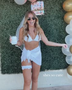 Pool Party Bridal Outfit, Pool Bachelorette Party Outfit, Outfits For Bachelorette Weekend, Wedding Reception Party Hats, White Outfits Bachelorette Party, Batchloret Outfits, Bride Vacation Outfit, Bridesmaids Bachelorette Outfit