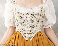 Embroidered Daisy Renaissance Bodice | Cottage Core Stays Cottage Core Ren Faire, Kenna Aesthetic, Cute Cottage Core Outfits, Cottage Core Fits, Gnome Clothes, Cottage Core Corset, Cottagecore Costume, Hobbit Costumes, French Meadows