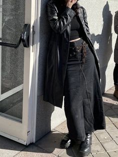 Subtle Masc Outfits, Outfits Long Black Skirt, Dark Ingenue Aesthetic, Gothic Casual Outfits, Dark Fairy Aesthetic Clothes, Clean Goth Outfits, Long Skirt Boots, Boho Goth Outfits, Minimalist Goth Fashion