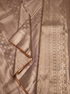 Pure kanchivaram silk Cost: 13000 inr Whatsapp: 91 7019277192 Gold Ideas, Saree Kanchipuram, Kanjivaram Sarees Silk, Indian Bridal Sarees, Indian Sari Dress, Kanjivaram Saree, Silk Saree Kanchipuram, Wedding Saree Collection, Indian Saree Blouse