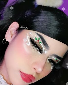 Christmas Makeup Ideas, Xmas Makeup, Ideas Maquillaje, Christmas Eye Makeup, Makeup Aesthetic, Creative Eye Makeup, Holiday Makeup, Creative Eye, Christmas Makeup