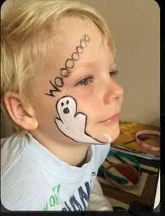 Ghost Makeup Kids, Easy Face Painting Designs Halloween, Fall Face Painting Ideas Simple, Halloween Kids Face Paint Easy, Halloween Easy Face Paint, Ghost Face Painting Easy, Halloween Makeup Kids Easy, Cute Halloween Face Paint, Spooky Face Paint