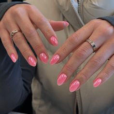 Nail Colors For Blondes, Hot Pink Glitter Gel Nails, Vacation Nails Hot Pink, Pink Nails Aura, Bubblegum Pink Chrome Nails, Pink Polygel Nail Ideas, Best Nail Colors For Fair Skin, Pink Hoco Nails, Chrome Nails Pink