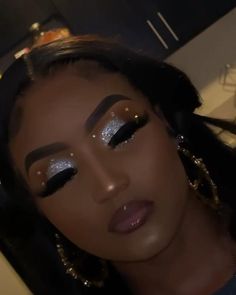 PIN: LAASHAI 💕 [Video] | Bombshell makeup, Glitter makeup looks, Birthday makeup looks Makeup Looks For Black And Silver Dress, Sliver Glitter Make Up Looks, Diamond Makeup Looks Black Women, Sliver Eyeshadow, Makeup Ideas With Rhinestones, Silver Makeup Looks For Black Women, Makeup Looks Birthday, Glam Aesthetic Makeup, Eyeshadow With Rhinestones