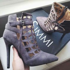 pinterest: ✨|| @shawtytoothick   ♕ ♡ ✨ Suho, Beautiful Shoes, Cute Shoes, Nice Shoes