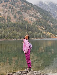 Banff Outfits Winter, Maine Hiking Outfit, Funny Hiking Quotes, Hiking Girl, Hiking Pics, Cute Hiking Outfit, Hiking Fits, Camping Aesthetic, Mountain Girl