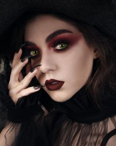 Ready For Rituals Witch Makeup Ideas Witch Hair And Makeup Halloween, Evil Sorceress Makeup, Witch Looks Halloween, Dramatic Witch Makeup, Witch Makeup Pretty, Witches Makeup Ideas, Beautiful Witch Makeup, Victorian Witch Makeup, Halloween Witch Eye Makeup