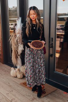 Fall Dress Outfits Women, Winter Dress Outfit Casual, Dress With Sweater Over It, Boho Skirt Outfit, Floral Dress Winter, Soft Skirt, Skirt Lining, Thanksgiving Outfits, Boho Skirt