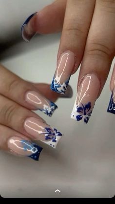 Navy Blue Nails Medium Length, Medium Blue Nails With Design, Fall Acrylic Nails Ideas Square, Nail Inspo Trendy Blue, Nails Dark Blue And White, Nail Ideas Blue And Black, Dark Blue Nails With Design Navy, Dark Blue And Light Blue Nails, Dark Blue Flower Nails