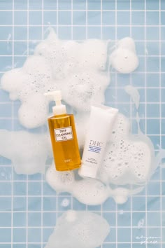 Loved using bubbles and suds in my bathroom styling skincare product photography! Product Photography Bathroom, Bath Product Photography, Shower Gel Photography, Bathroom Product Photography, Shampoo Product Photography, Baby Product Photography, Skincare Routine And Products, Skincare Bathroom