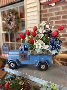 IMG_9370 American Centerpieces, Farmhouse 4th Of July, Americana Crafts, American Summer, Bed Full, White Truck, Blue Truck, Blue Hydrangeas