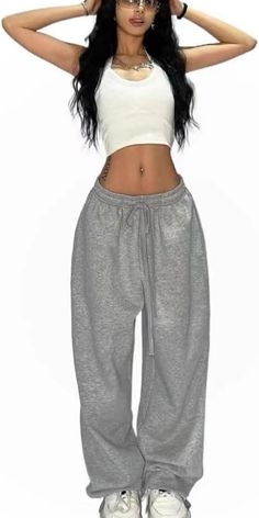 Huge Pants Outfit, Baggy Sweatpants Outfit Baddie, Baggy Sweatpants Outfit, Styling Sweatpants, Wide Leg Sweatpants Outfit, Women Baggy Pants, Gray Sweatpants Outfit, Low Rise Sweatpants, Y2k Sweatpants