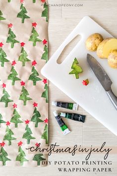 diy potato print christmas tree wrapping paper Potato Print Art, Gift Wrapping Ideas Christmas, Diy Christmas Wrapping, Potato Printing, Christmas Wrapping Diy, Creative Wrapping