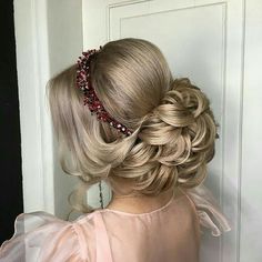 Short Hair Hacks, Bridal Hair Buns, Wavy Bob Hairstyles, Bridal Hair Updo, Quince Hairstyles, Hair Up Styles, Hair Color Balayage, Health Blog