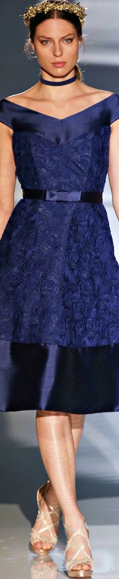 Classical Women, Blue Crush, 2017 Fashion, Fashion Advertising, Classic Fashion, Lace Gown, Knee Length Dresses, Spring 2017