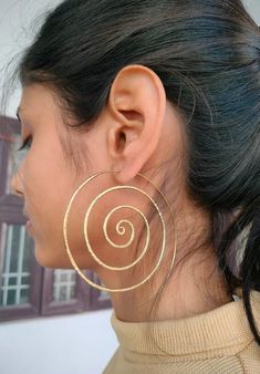 Brass Hoops, Spiral of Life Hoops, Gold Spiral Hoops, Brass Hoop Earrings, Spiral Earrings, Statement Earrings Handmade Jewelry Metal:- Brass ❥ Customers satisfaction is our biggest priority, please contact us with any questions/queries for future or existing orders, and we will do our best to make sure you are happy with your order. ❥Please make sure to add the correct address during check out. You can return your purchased item within 15 days after successful delivery. We offer a 100% "Money B Adjustable Spiral Hoop Earrings, Spiral Of Life, October Jewelry, Ear Cuff Jewelry, Brass Hoop Earrings, Hoops Gold, Funky Earrings, Swirl Earrings, Brass Hoops