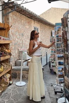 Spain Outfit, Vacation Outfits Women, European Summer Outfits, Europe Outfits, Vacay Outfits, Italy Outfits, Paris Outfits, Brunch Outfit, Mode Inspo