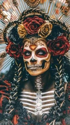 Day Of The Dead Makeup, Art Coursework, Halloween Makeup Sugar Skull, Halloweenský Makeup, Dead Makeup, Halloween Pink, Day Of The Dead Art, Headpiece Diy, Sugar Skull Makeup