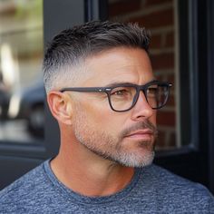 Discover the perfect hairstyles for gray hair men over 50 that combine style and sophisticationRefresh your look with modern selections. Short Forward Haircut Men, Mens Short Spiky Haircuts, Modern Men’s Haircuts, Men’s Long Hairstyles Slick Back, Men’s Haircuts Fades, Mens Flat Top Haircut, Barber Cuts Mens, Flattop Haircut Men, 40 Year Old Mens Hairstyles