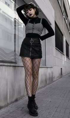 Summer Grunge, Egirl Fashion, E Girl Outfits, Goth Outfit, 70s Outfits, Fashion Grunge, Rock Chic