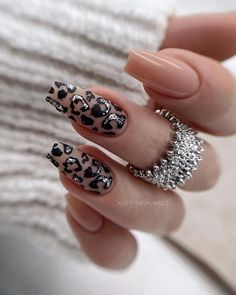 Black Nails Ideas Square, Africa Nails, Luxury Nail Designs, Leopard Nail Designs, Cheetah Nail Designs, Tiger Nails, Acrylic Ideas, Cheetah Nails, Formal Nails