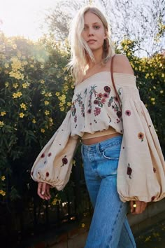 Embroidered Boho Cropped Lantern Sleeve Top – A Lark And A Lady Looks Hippie, Look Hippie Chic, Look Boho Chic, Boho Styl, Estilo Hippy, Mode Hippie, Estilo Hippie, Stil Boho, Hippie Look