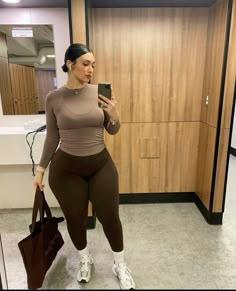 Gym Workout Outfits For Women, Gym Outfits Winter, Winter Chill Outfits, Workout Outfits For Women, Belly Fat Burning, Fitness Wear Outfits, Gym Workout Outfits