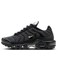 DQ0850-001 Air Max Plus Outfits Women, Air Max Plus Outfits, Nike Air Max Plus Black, All Black Nikes, Nike Air Max Plus, Air Max Plus, Black Metallic, All Black, Air Max