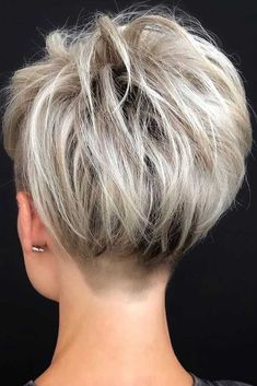 Messy Blonde Layered Pixie Haircut #shorthaircuts #pixiecut #layeredpixie ❤ Explore the ideas of sporting short layered hair if you are about to freshen up your style! See how your new texture can change your look for the better. #lovehairstyles #hair #hairstyles #haircuts Layered Pixie Haircuts, Short Textured Hair, Pixie Haircut Styles, Hair With Layers, Penteado Cabelo Curto, Short Pixie Haircuts