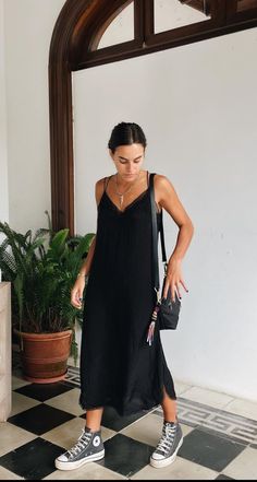 Moody Casual Outfit, Outfit Ideas Event, Summer 24 Street Style, Minimalist Concert Outfit, Sustainable Summer Fashion, Pf Flyers Outfit Women, Thrifted Street Style, Elevated Casual Outfits Women Summer, Modest Classy Summer Outfits