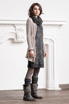 Stile Hippie Chic, Casual Dress Long, Winter Boots Outfits, Cardigan Casual, Gilet Long, Cardigan Outfits, Cardigan Long, Date Outfits, 가을 패션