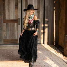 Long Trot – Fringe Scarves Saloon Outfits, Western Chic Fashion, Dresses With Cowboy Boots, Classy Cowgirl, Look Boho Chic, Africa Trip, Cowgirl Style Outfits, Gala Outfit, American Dress